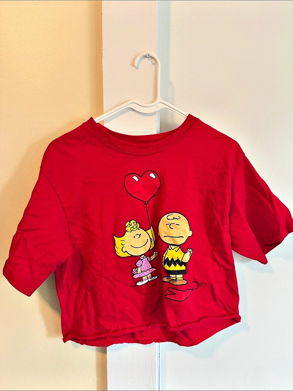 Peanuts women’s red crop top Valentine’s Day medium